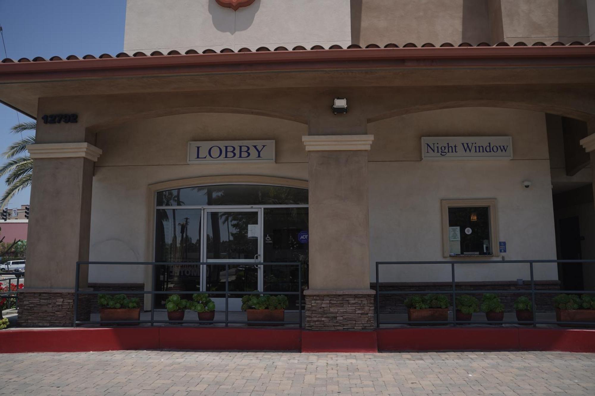 Harbor Inn & Suites Anaheim Dış mekan fotoğraf